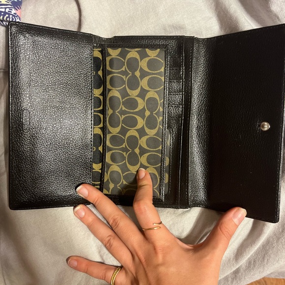 Coach Black and Gray Wallet. TRYING TO SELL ASAP - Picture 3 of 4